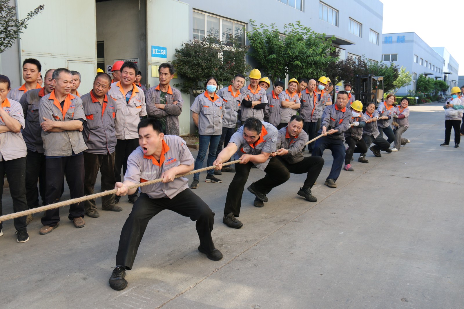 團(tuán)結(jié)就是力量 協(xié)作才能共贏│職工拔河比賽